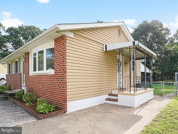 4th image of 7967 Catherine Ave