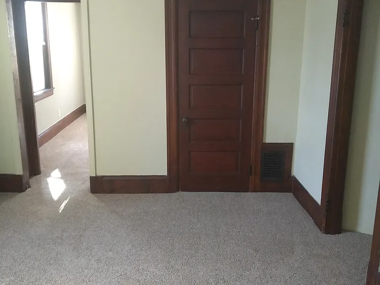 87 Franklin St — Photo 4