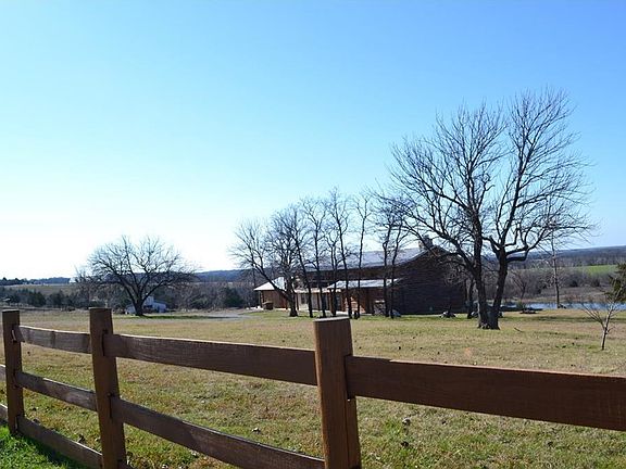 5th image of 924 County Road 4246