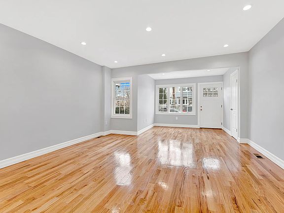 4th image of 92-22 77th St #A