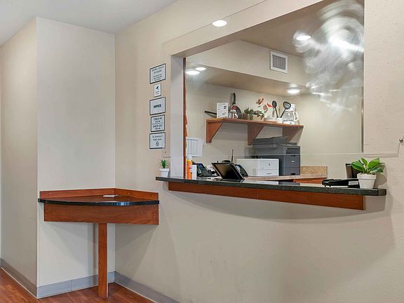 Lobby and Guest Check-in