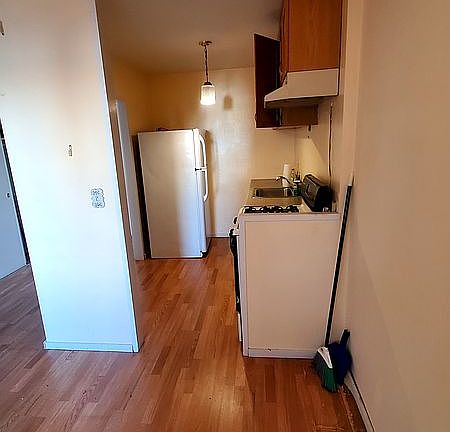 3rd image of 2928 W 5th St APT 3M