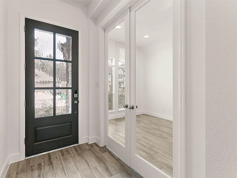 8474 International Falls Dr — Photo 3