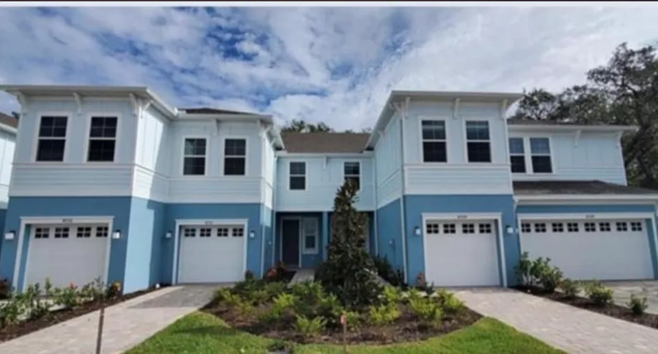 4044 Via Sienna Cir