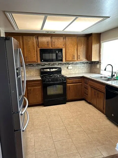 2232 El Rancho Cir — Photo 3