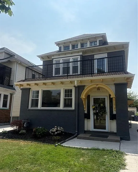 17 Tacoma Ave