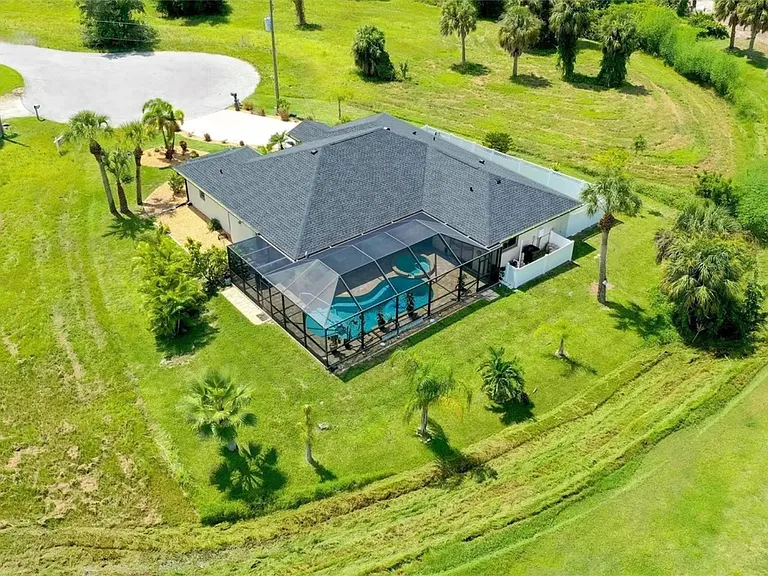 24 Clubhouse Ct — Photo 25