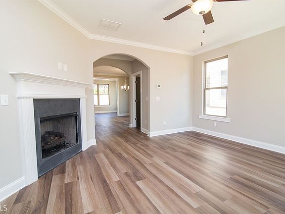 3rd image of 5272 Hearthstone St