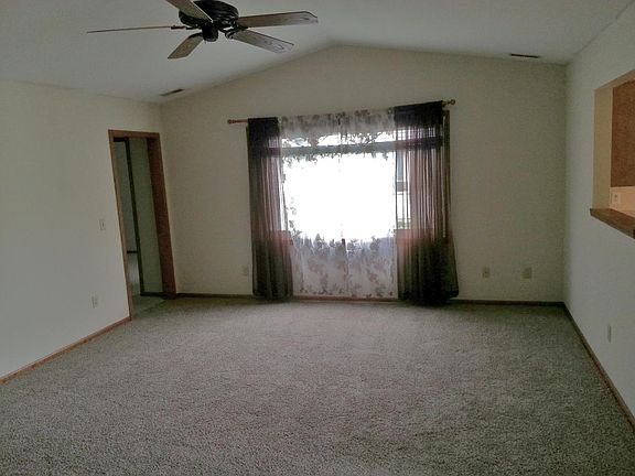 4th image of 1506 Flagstone Dr