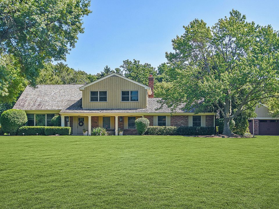 1st image of 21341 N Grove Dr