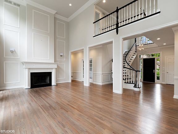 4th image of 311 Belle Foret Dr