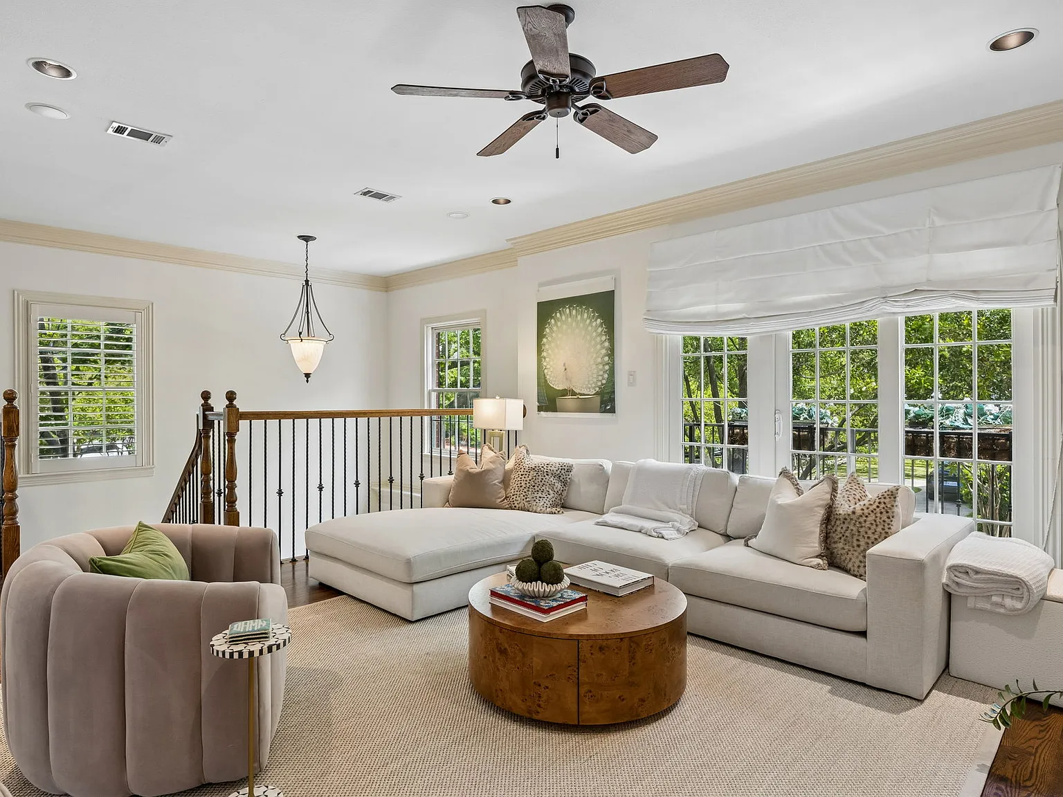3 bed, 3.5 bath, 1870 sqft, $5,600 — Photo 3