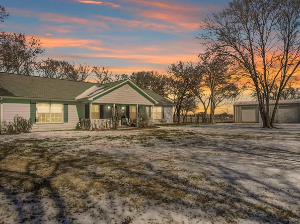 358 E Pecan St, Waxahachie, TX 75165