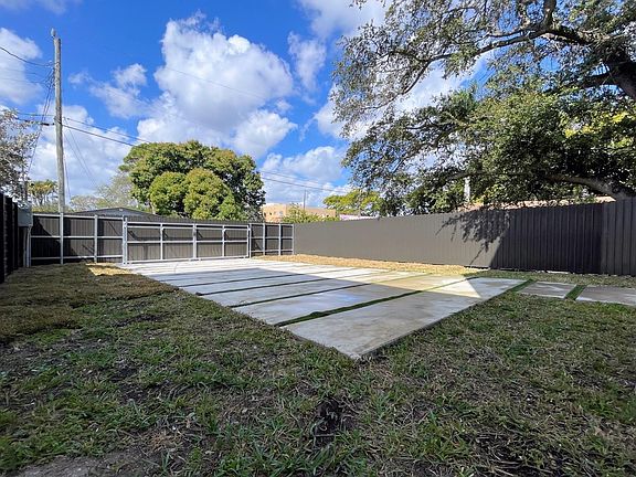 5th image of 536 NW 13th Avenue