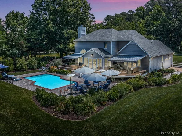 415 Long Cove Ln, White Stone, VA 22578