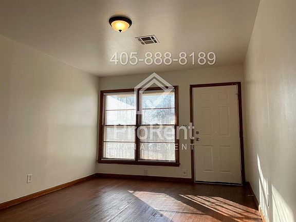 4th image of 3121 NE 14th St