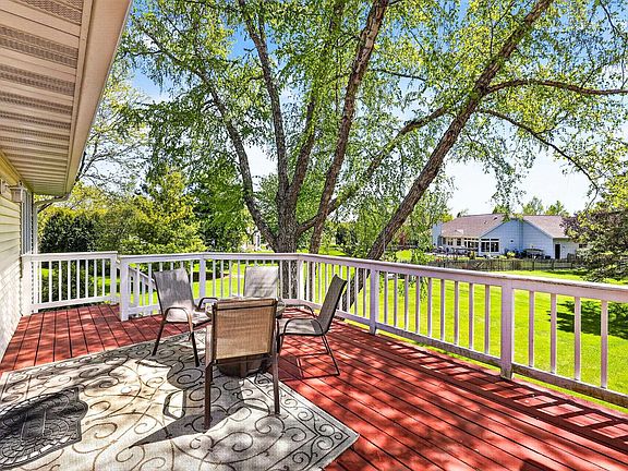 3rd image of 5 Vienna Cir