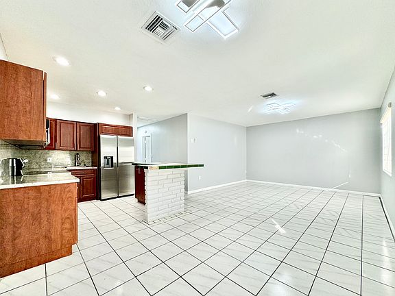 4th image of 1135 NW 131st St
