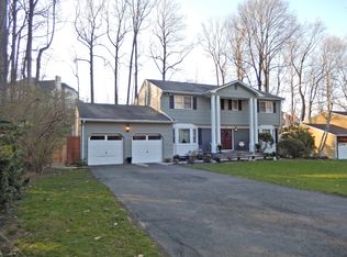 26 Harrington Ter, Morganville, NJ 07751