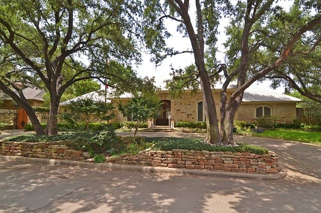 1st image of 17127 Club Hill Dr