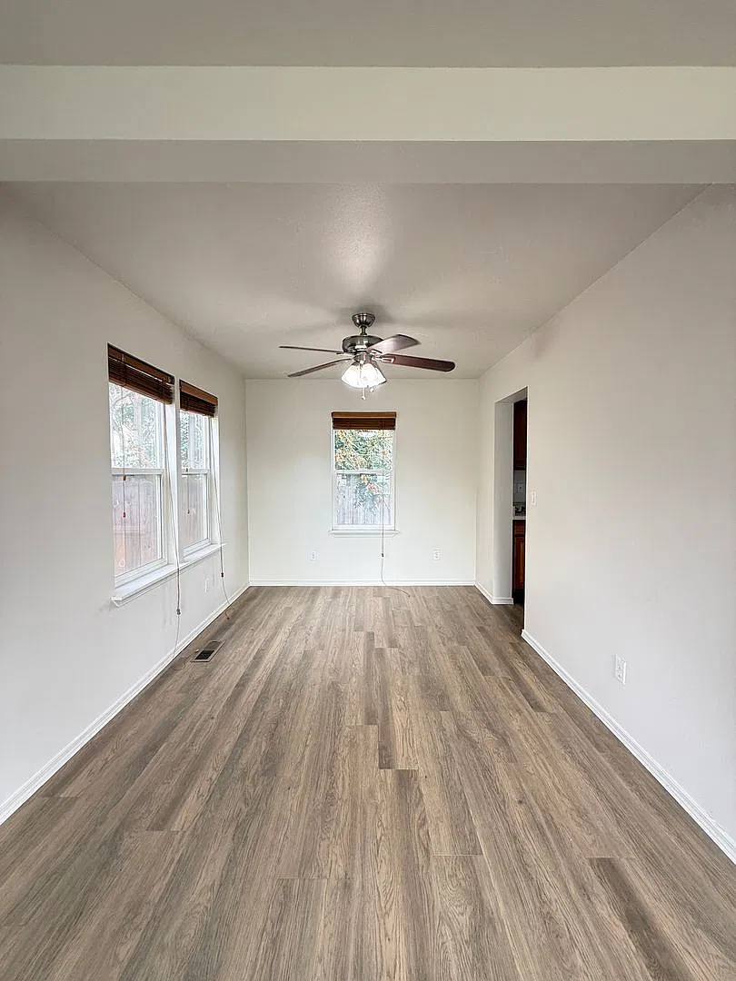 1404 Swift Blvd. — Photo 3