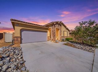 8660 Chester Ave, Hesperia, CA 92344