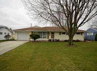 833 N Circle Dr, Wapakoneta, OH 45895