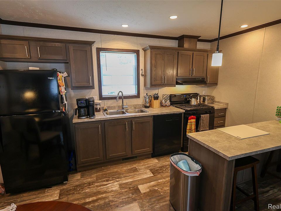 79 Woodridge Ct, photo 6