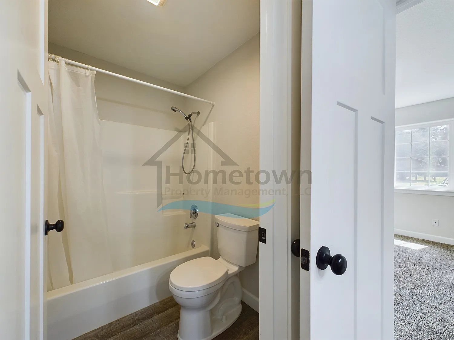 4 bed, 2080 sqft, $2,900 — Photo 2