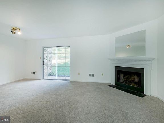 4th image of 137 Oak Knoll Cir