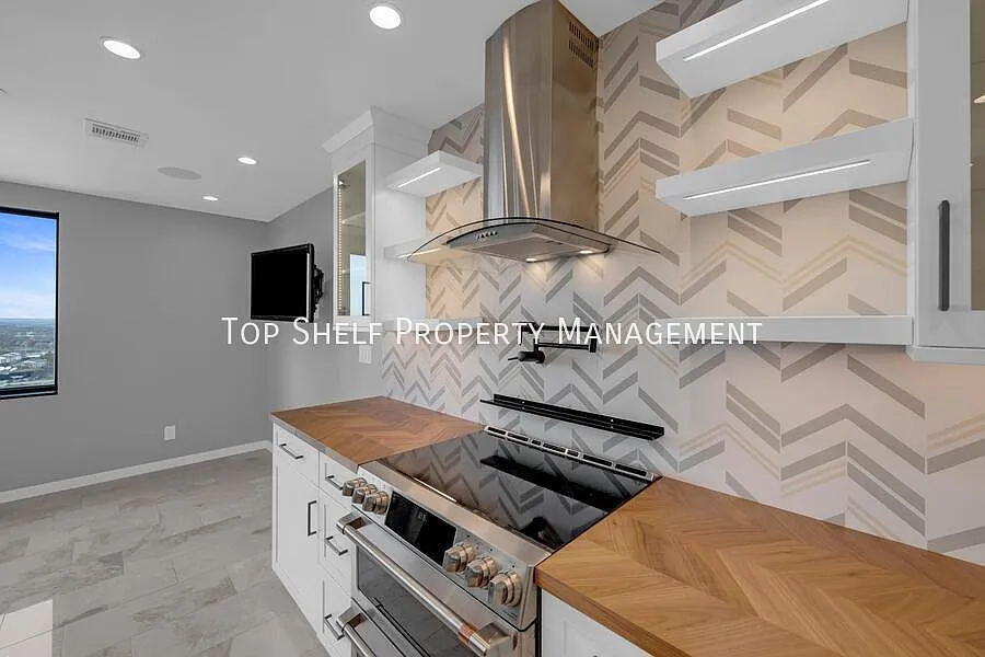 700 Grand Ave #3202