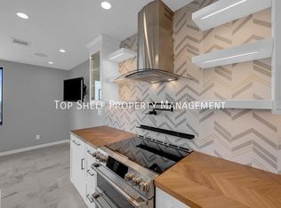 700 Grand Ave #3202, Des Moines, IA 50309