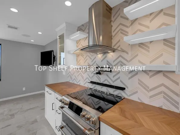 700 Grand Ave #3202, Des Moines, IA 50309