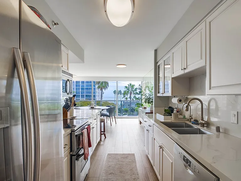 1750 Avenida Del Mundo #308 — Photo 37