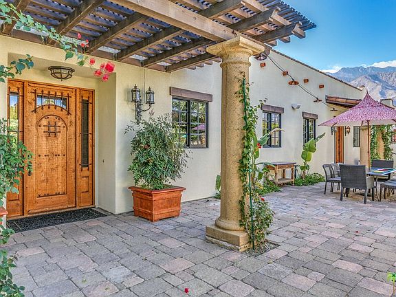3rd image of 1073 E Buena Vista Dr