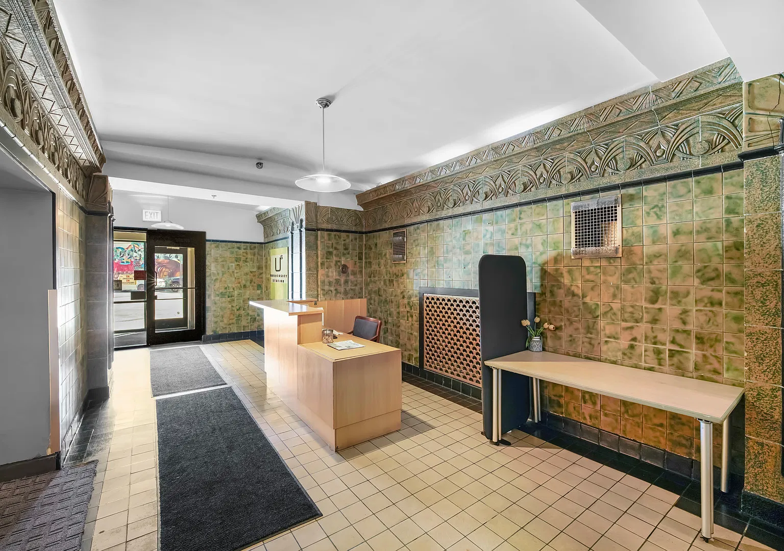 2 bed, 925 sqft, $3,000 — Photo 2