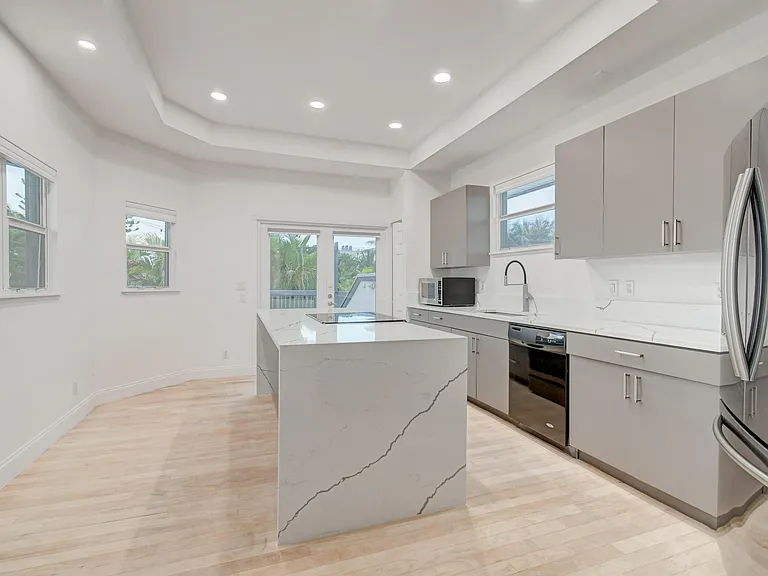 21 Oceanview Dr #C — Photo 10