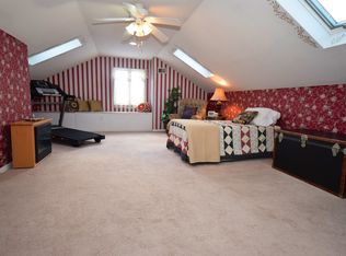 2120 Boxwood Dr, Broomall, PA 19008