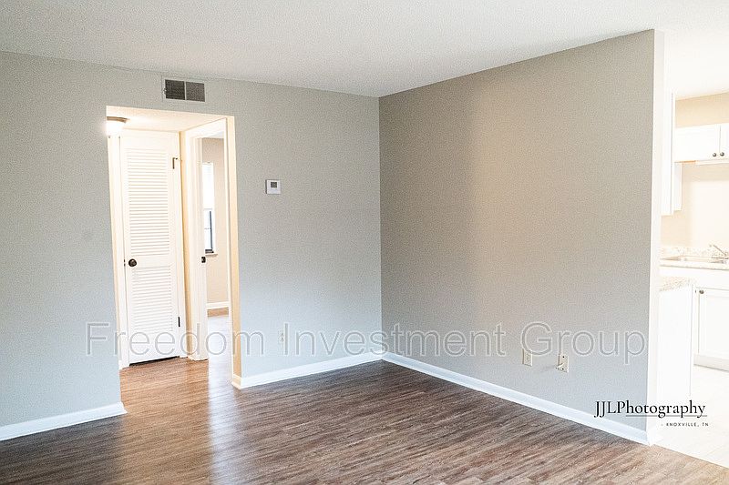 1st image of 127 Hillcrest Dr NE #20