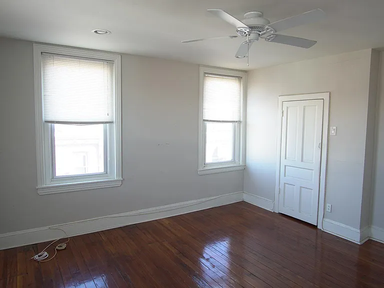 1900 S 18th St #3 — Photo 8