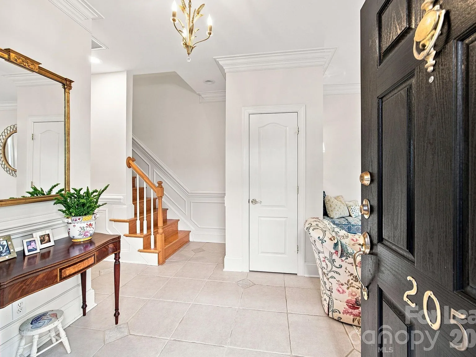 3 bed, 2.5 bath, 1868 sqft, $3,800 — Photo 3
