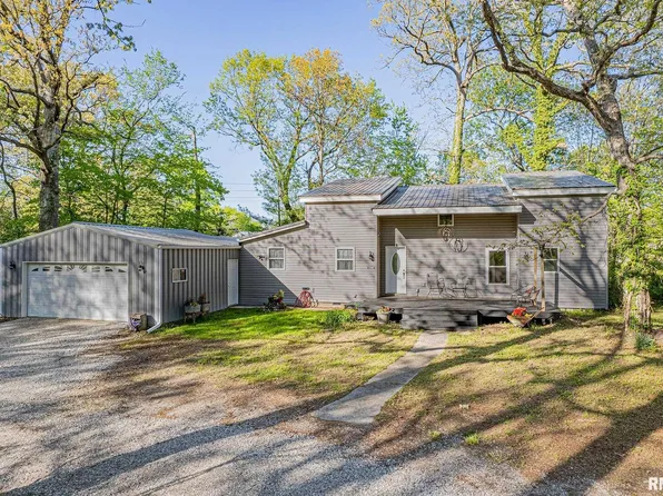 2389 Selmaville Rd, Salem, IL 62881