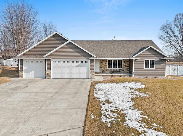 1850 Pink Dogwood Way, Green Bay, WI 54313