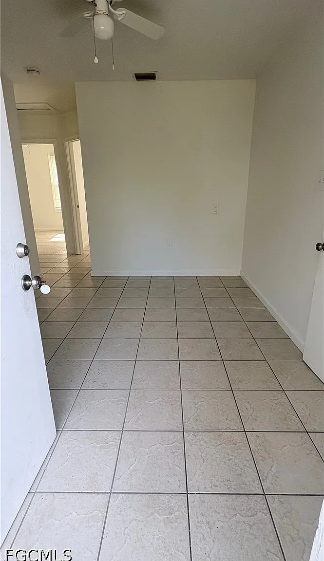 2 bed, 1.0 bath, 700 sqft, $1,100 — Photo 2