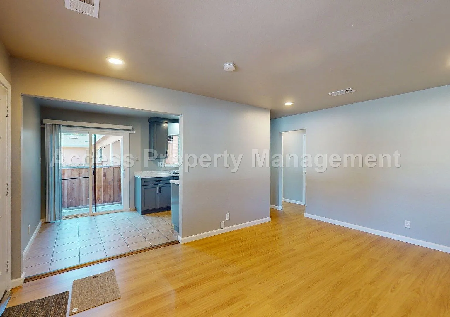 2 bed, 720 sqft, $1,625 — Photo 2