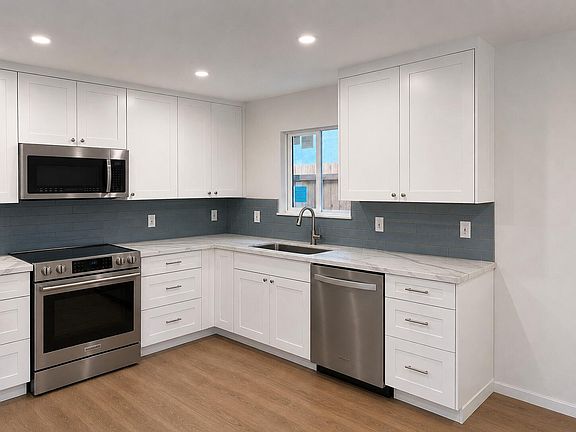 2nd image of 808 N Voluntario St