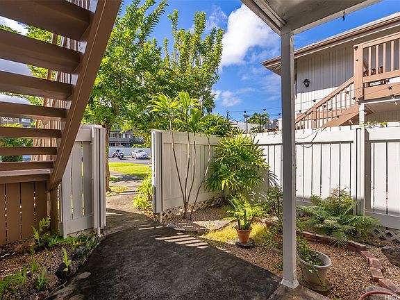 2nd image of 7007 Hawaii Kai Dr APT G12