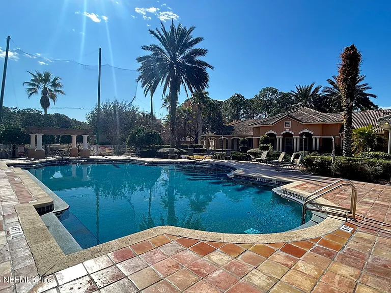 610 Fairway Dr #207 — Photo 8
