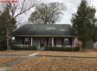 2520 Fairham Dr, Baton Rouge, LA 70816