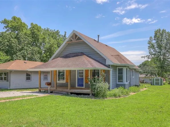 414 E 1st Ave, Garnett, KS 66032